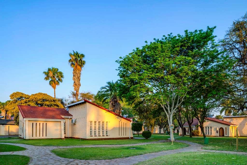 Kadoma Hotel & Conference Centre Екстер'єр фото