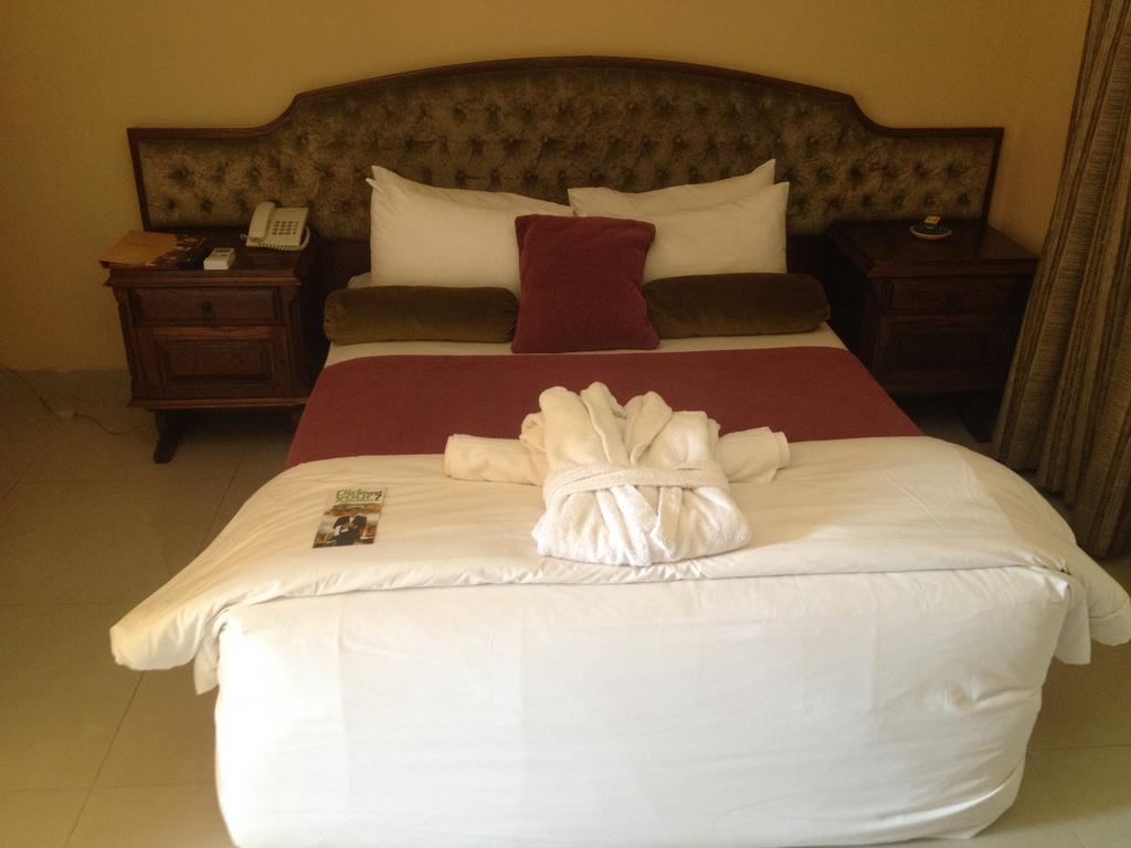 Kadoma Hotel & Conference Centre Екстер'єр фото