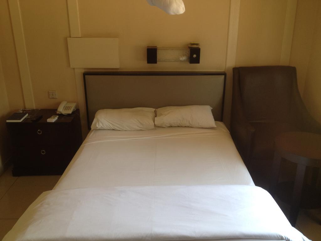 Kadoma Hotel & Conference Centre Екстер'єр фото