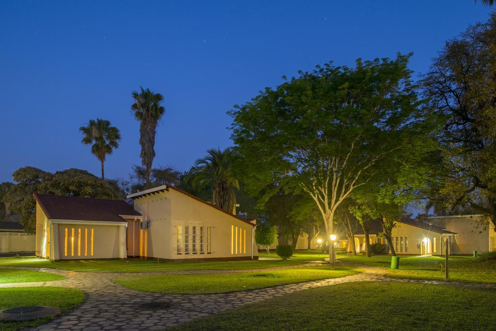 Kadoma Hotel & Conference Centre Екстер'єр фото